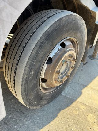 Mercedes ATEGO 1624 grua y volquete