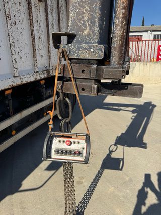 Mercedes ATEGO 1624 grua y volquete