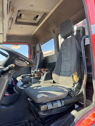 Mercedes ATEGO 1624 grua y volquete