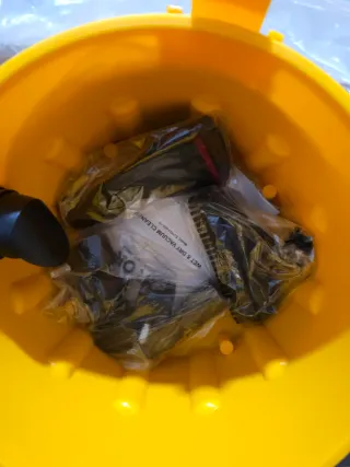 NUOVA Aspirapolvere per secchi e liquidi 10 litri