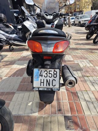 Yamaha XMAX 125 - Maxi Scooter Gris/Plata