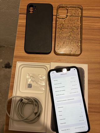 iPhone 11 64GB + Caja + 2 Fundas + Cargador