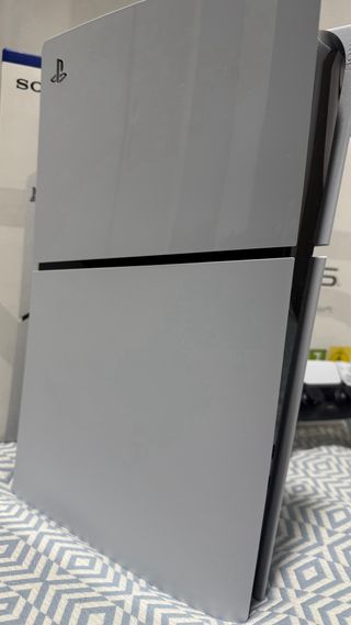 Consola Sony PS5 Slim Blanca y Negra