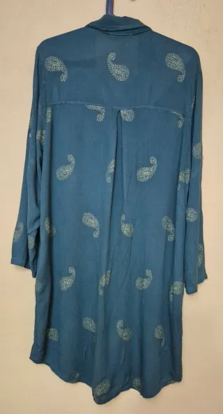 Vestido camisero verde con estampado
