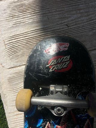 Skate Santa Cruz con diseño de mapache