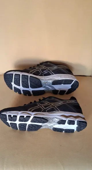 ASICS Gel-Superion 39.5 Negro/silver vale para 39