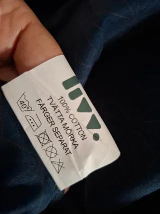 Bata japonesa azul con estampado geométrico