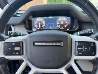 Land Rover Defender 2023