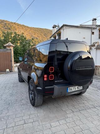 Land Rover Defender 2023