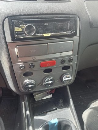 Alfa Romeo 147 2003 precio final 1050