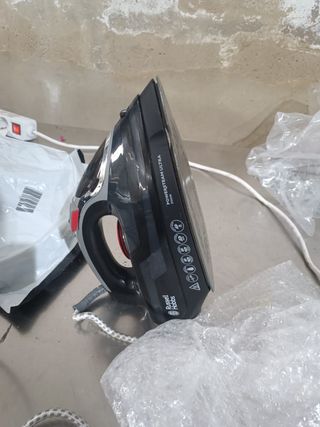 - Russell Hobbs Plancha de Ropa Power Steam Ultr