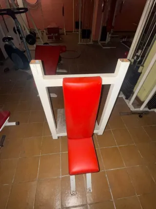 Máquina Press Hombro Sentado Gimnasio