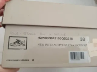 Scarpe Hogan donna pelle vernice blu con borchie