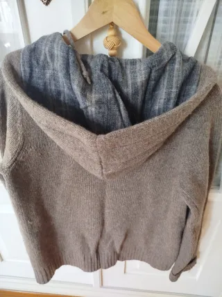 Cárdigan Massimo Dutti. Color marrón.