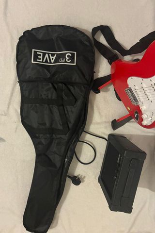 Guitarra Eléctrica Roja 3rd Ave