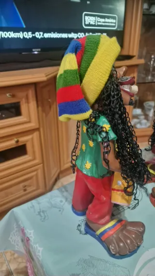 Figura cerámica Bob Marley con bongo