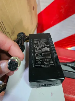 Cargador Hyleton HLT-180-2942000 Patinete