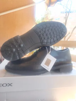 Zapatos Geox de piel negros