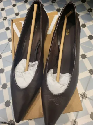 Zapatos de piel Zara marrones