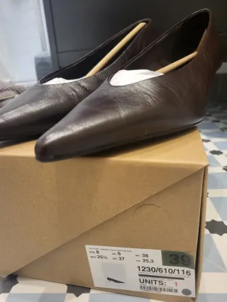 Zapatos de piel Zara marrones