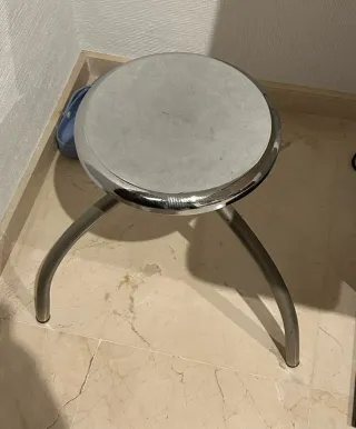 Taburete metálico redondo