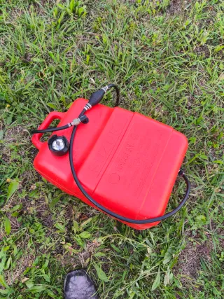 Semirrígida con motor y remolque