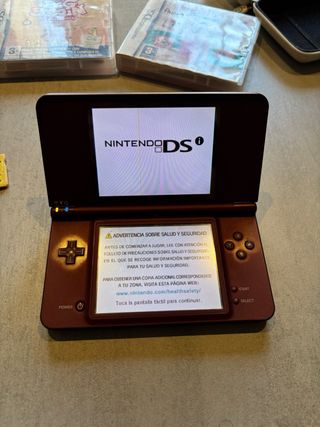 Nintendo DSi XL Marrone + 2 Giochi + Accessori