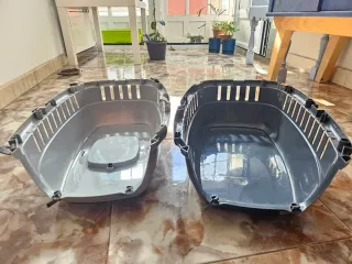 Transportín de plástico para gato