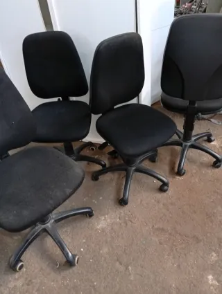 Sillas de oficina negras (4 unidades)