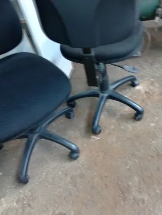 Sillas de oficina negras (4 unidades)