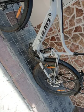 Bicicleta Eléctrica Giant