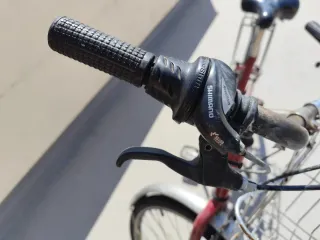Bicicleta de paseo con cesta