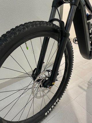 Bicicleta Eléctrica Giant Doble Suspensión