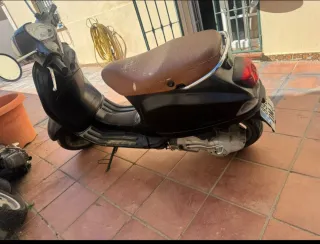 Vespa 125 LG para piezas (motor funciona)