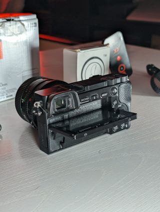 Sony Alpha A6000 + Canon FD 50mm