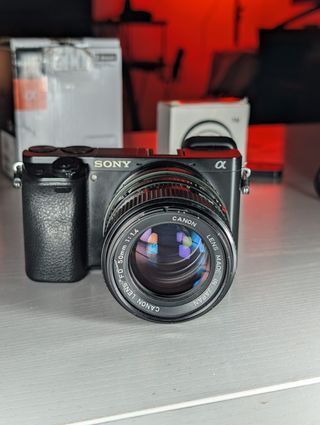 Sony Alpha A6000 + Canon FD 50mm