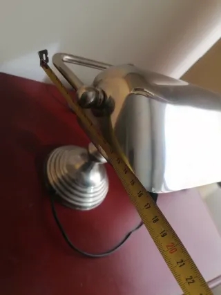 Lámpara de escritorio plateada