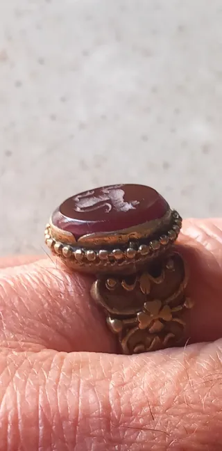 Anello sigillo antico afghano con intaglio
