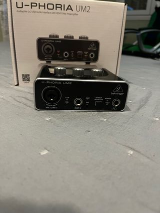 Behringer U-Phoria UM2