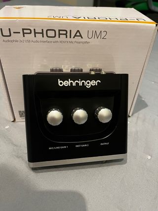 Behringer U-Phoria UM2