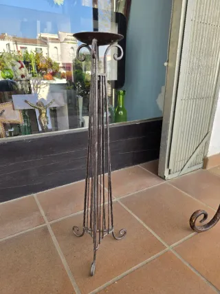 Candelabro de hierro forjado
