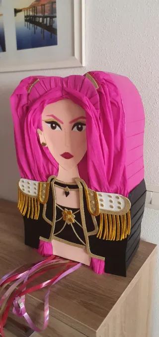 Piñata Kpop Estilo Mira Guerreras