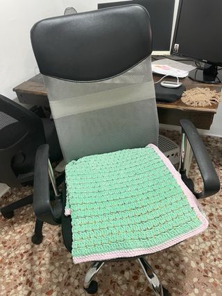 Silla de oficina giratoria con ruedas