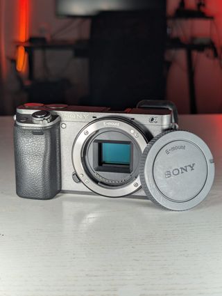 Cámara Sony A6000 + Objetivo 16-50mm