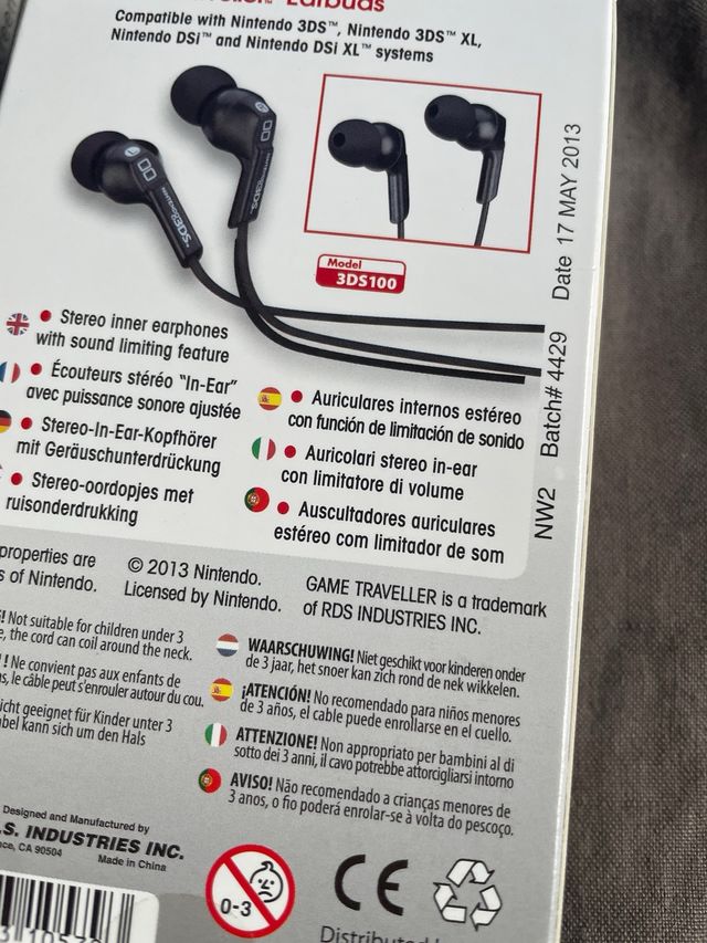 Lote Accesorios Nintendo 3DS: Funda, Auriculares y
