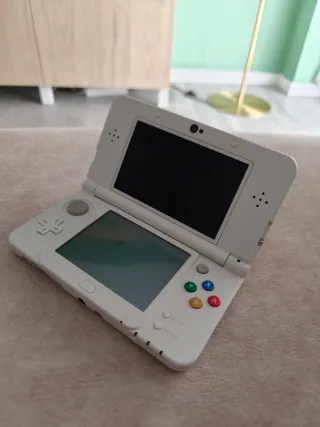 New Nintendo 3DS Blanca + 2 Juegos