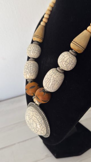 Collar con colgante ovalado