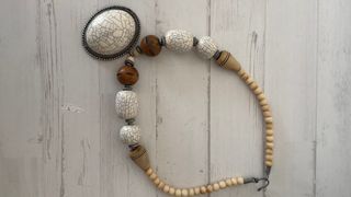 Collar con colgante ovalado