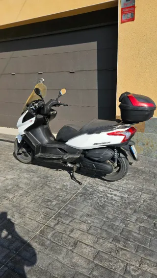 Kymco Super Dink 125cc Maxi Scooter