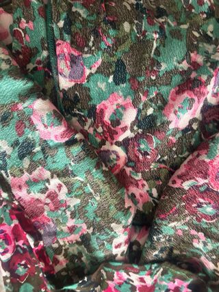 Blusa con cinturón floral